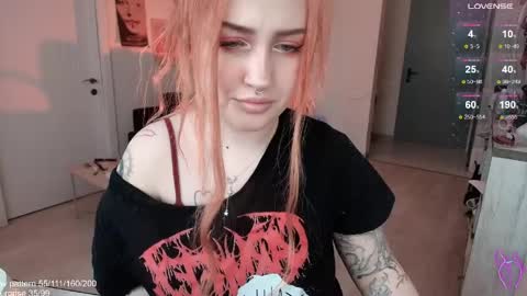 traumfrau Kira angel face devil eyes I SELL A LOT VIDEO IN GALLERY online show from 04/28/26, 02:11
