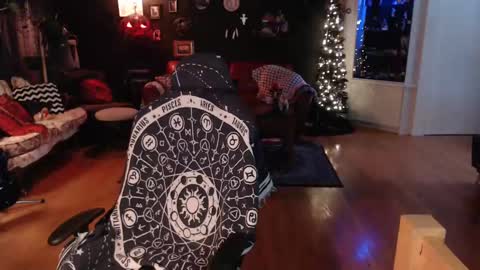 Snapshot of gothstripper chatting on 01/26/25, 08:45 Hezra online show from 01/26/25, 08:45