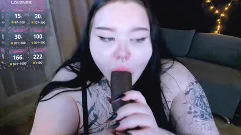 Snapshot of gotic_pie chatting on 02/12/25, 10:15 Elina  start 800 pm GMT online show from 02/12/25, 10:15