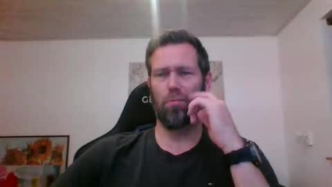 Snapshot of gotta1234 chatting on 11/04/25, 04:28 gotta1234 online show from 11/04/25, 04:28