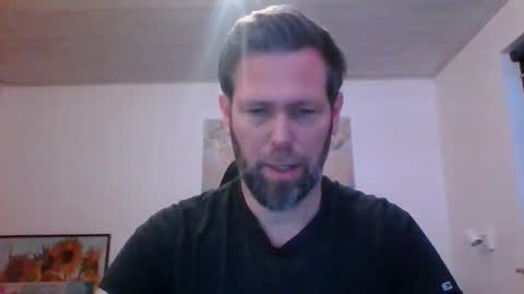 Snapshot of gotta1234 chatting on 11/24/25, 03:23 gotta1234 online show from 11/24/25, 03:23