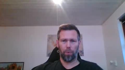 Snapshot of gotta1234 chatting on 12/18/25, 02:23 gotta1234 online show from 12/18/25, 02:23