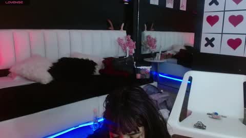 Meredith Alessandra online show from 11/04/25, 04:33