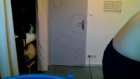 goura2000 online show from 01/22/25, 03:40