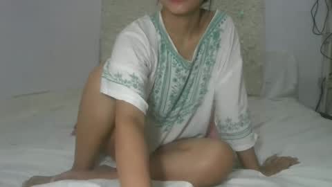 Snapshot of grace_dear chatting on 05/02/26, 11:43 luckygirl online show from 05/02/26, 11:43