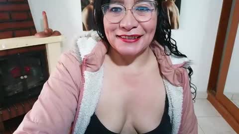 Snapshot of grace_mature_milf chatting on 04/30/26, 12:11 grace_mature_milf online show from 04/30/26, 12:11