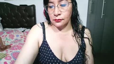 Snapshot of grace_mature_milf chatting on 05/22/26, 11:05 grace_mature_milf online show from 05/22/26, 11:05