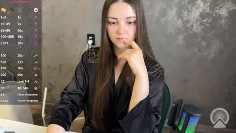 Snapshot of gracebrownnn chatting on 06/22/26, 11:18 Grace Brown online show from 06/22/26, 11:18