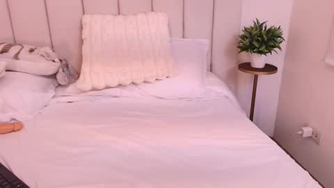 Grace  online show from 10/10/25, 01:37