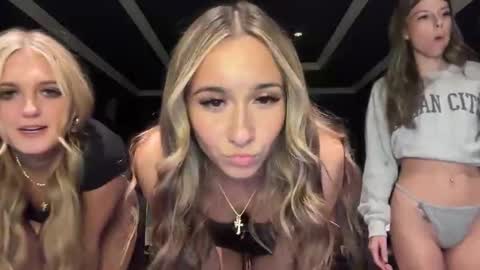 Snapshot of graceyrose chatting on 10/16/25, 03:07 graceyrose online show from 10/16/25, 03:07