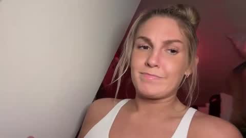 Snapshot of graciemae_baexx chatting on 12/13/24, 12:09 Gracie Mae online show from 12/13/24, 12:09