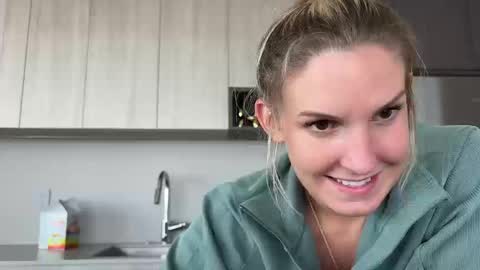 Snapshot of graciemae_baexx chatting on 09/13/25, 04:40 Gracie Mae online show from 09/13/25, 04:40