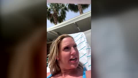 Snapshot of graciemae_baexx chatting on 04/22/26, 08:10 Gracie Mae online show from 04/22/26, 08:10