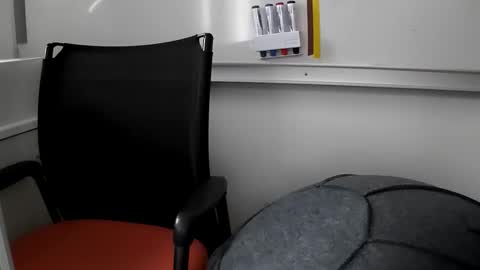 grandbi online show from 10/31/25, 02:29