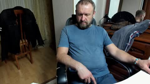 Snapshot of grandor_m chatting on 03/05/25, 06:34 Anthony online show from 03/05/25, 06:34