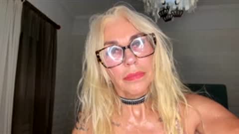 Snapshot of granny_antzellax1 chatting on 04/28/26, 01:37 Antzella Granny online show from 04/28/26, 01:37