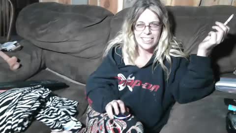 Snapshot of granny_low chatting on 12/21/24, 10:30 Granny Low online show from 12/21/24, 10:30