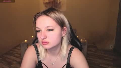 grase_neon online show from 02/17/26, 08:44