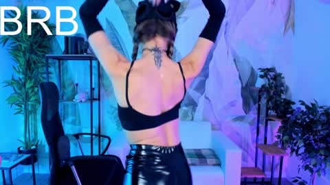 Snapshot of graycewild chatting on 01/08/25, 02:25 GrayceWild online show from 01/08/25, 02:25