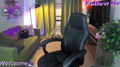 GrayceWild online show from 10/13/25, 05:29