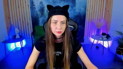 Snapshot of graycewild chatting on 11/20/25, 11:32 GrayceWild online show from 11/20/25, 11:32