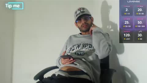 Snapshot of grayhorny chatting on 06/25/26, 05:12 Gray online show from 06/25/26, 05:12