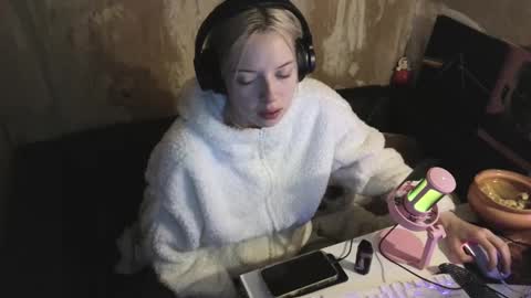 graylovescookies online show from 12/19/24, 01:51