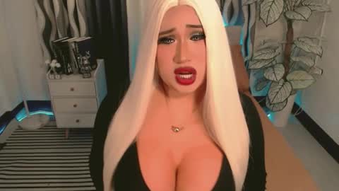 Snapshot of great_selfsuckerts chatting on 11/04/25, 06:01 PAULATHEONE online show from 11/04/25, 06:01