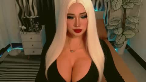 Snapshot of great_selfsuckerts chatting on 11/27/25, 07:10 PAULATHEONE online show from 11/27/25, 07:10