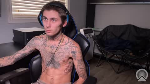 Mr. Heavy online show from 11/11/25, 04:29