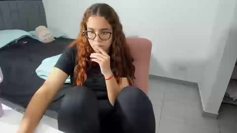 Snapshot of greciaruiz chatting on 10/15/25, 12:11 GreciaRuiz online show from 10/15/25, 12:11