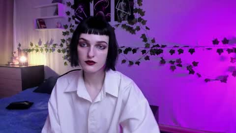 Snapshot of green_tea666 chatting on 03/10/25, 09:51 Lilith online show from 03/10/25, 09:51