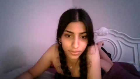 Snapshot of greencheek0 chatting on 11/02/25, 02:25 greencheek0 online show from 11/02/25, 02:25