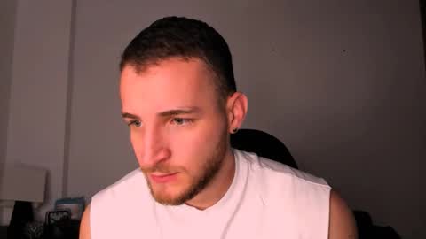 Snapshot of greeneyes_col chatting on 10/04/25, 02:37 Juan online show from 10/04/25, 02:37