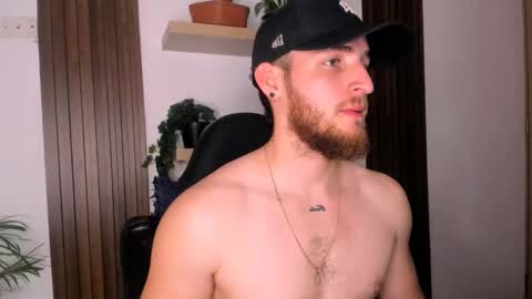 Snapshot of greeneyes_col chatting on 12/03/25, 12:29 Juan online show from 12/03/25, 12:29