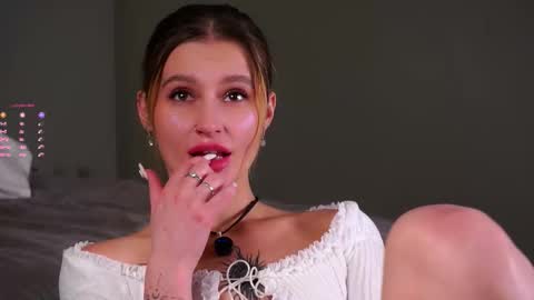 Kelly online show from 01/10/26, 01:35