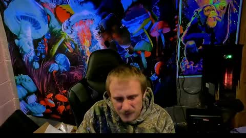 Greenlungs8195 online show from 12/13/24, 06:42