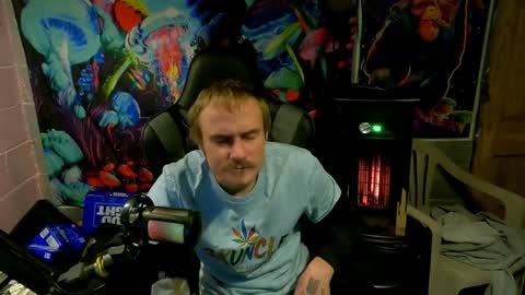 Greenlungs8195 online show from 12/29/24, 06:35