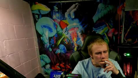 Greenlungs8195 online show from 12/29/24, 09:39