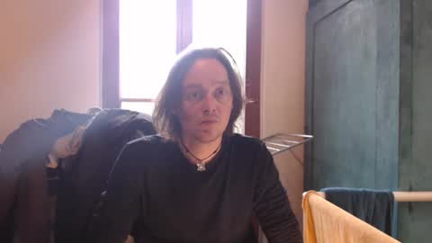 Snapshot of greenmoon88888 chatting on 12/18/25, 12:44 Greenmoon online show from 12/18/25, 12:44