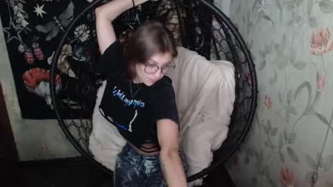 Lina online show from 09/25/25, 12:20