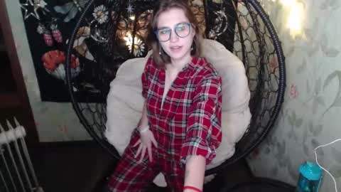 Lina online show from 11/26/25, 08:48