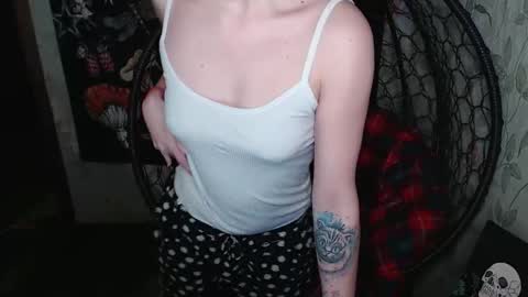 Snapshot of greenwitch9 chatting on 02/25/26, 10:36 Lina online show from 02/25/26, 10:36