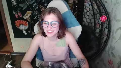 Snapshot of greenwitch9 chatting on 06/25/26, 03:49 Lina online show from 06/25/26, 03:49