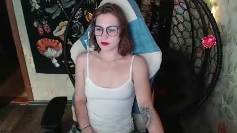 Snapshot of greenwitch9 chatting on 06/27/26, 12:22 Lina online show from 06/27/26, 12:22