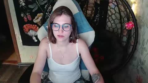 Snapshot of greenwitch9 chatting on 06/28/26, 03:29 Lina online show from 06/28/26, 03:29