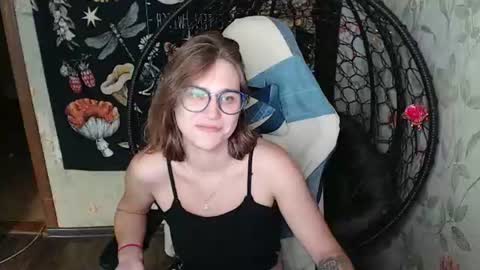 Snapshot of greenwitch9 chatting on 07/20/26, 10:39 Lina online show from 07/20/26, 10:39