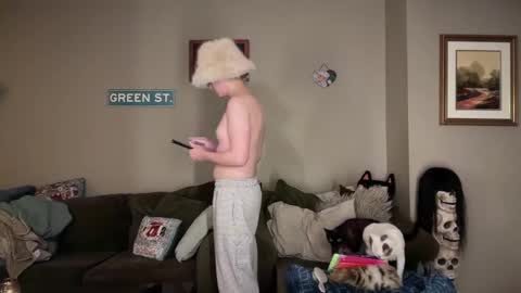 Snapshot of greenxxxqueen chatting on 12/30/24, 02:53 SexQueen Nikki online show from 12/30/24, 02:53