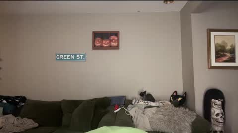 Snapshot of greenxxxqueen chatting on 01/26/25, 05:45 SexQueen Nikki online show from 01/26/25, 05:45