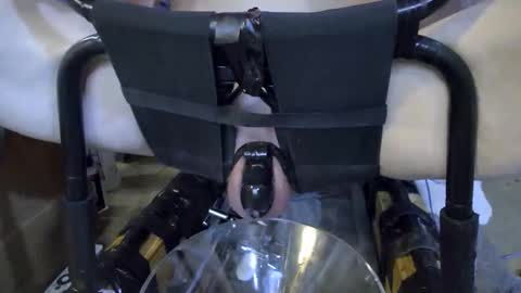 Snapshot of gregbball1 chatting on 04/13/26, 09:09 electrogee1 online show from 04/13/26, 09:09